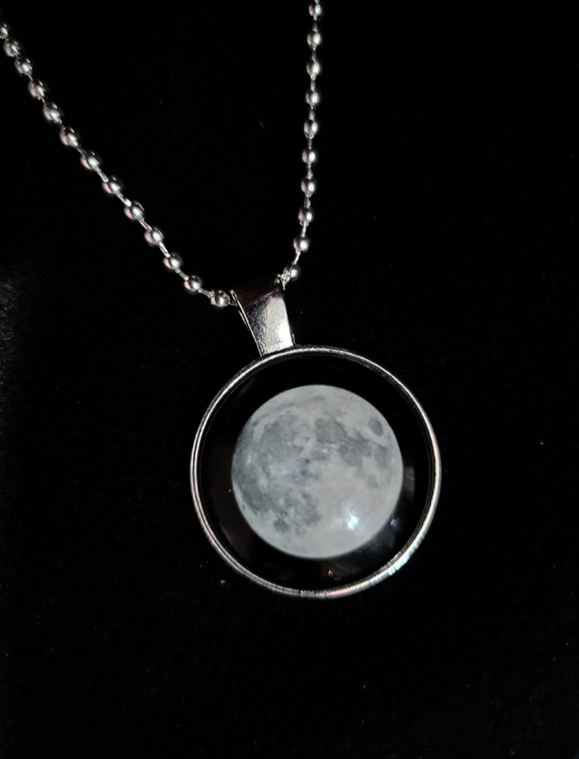 Tr4 Moon Pendant